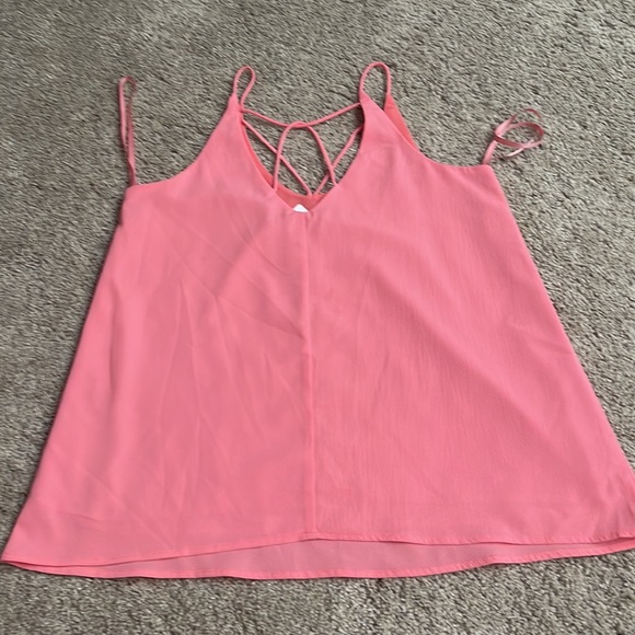 New tank top perfect with shorts and jeans - Picture 4 of 4